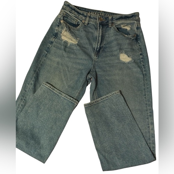American Eagle Outfitters Denim - American Eagle High Rise Mom Straight Jeans in a light wash distressed size 4